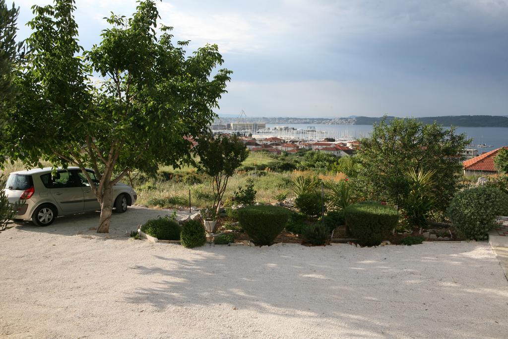 Apartment Nives Трогір Екстер'єр фото
