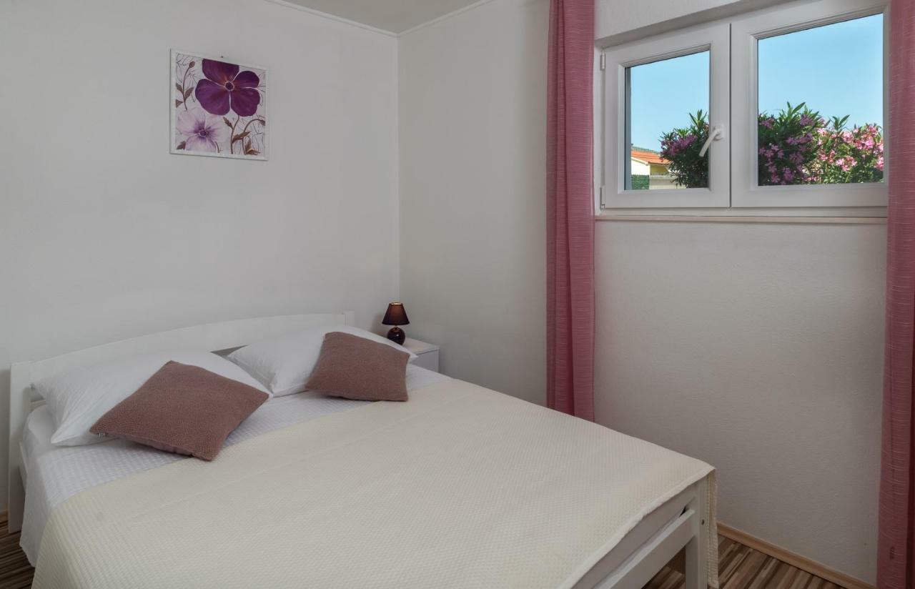 Apartment Nives Трогір Екстер'єр фото