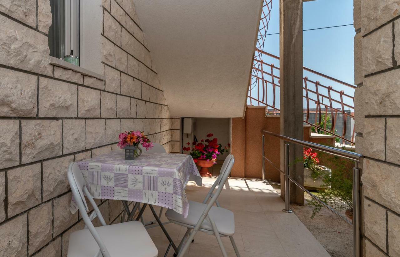 Apartment Nives Трогір Екстер'єр фото