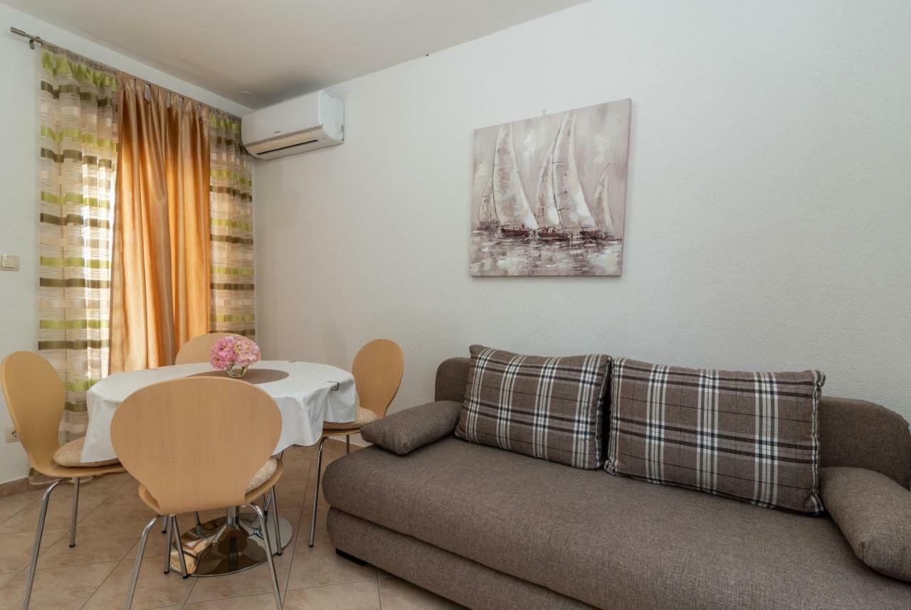 Apartment Nives Трогір Екстер'єр фото