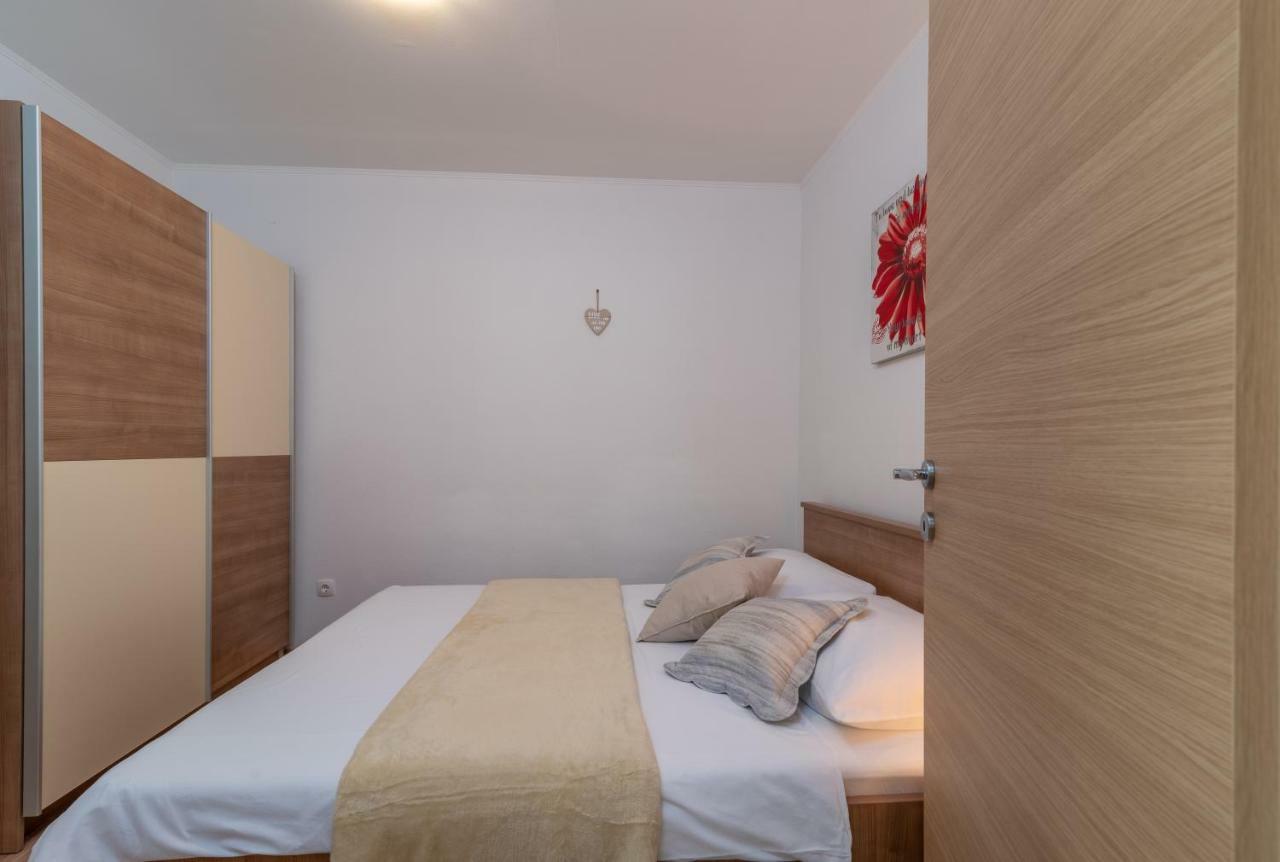 Apartment Nives Трогір Екстер'єр фото