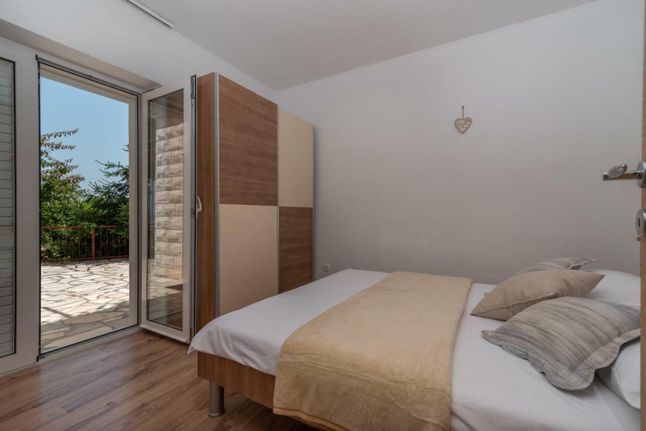 Apartment Nives Трогір Екстер'єр фото